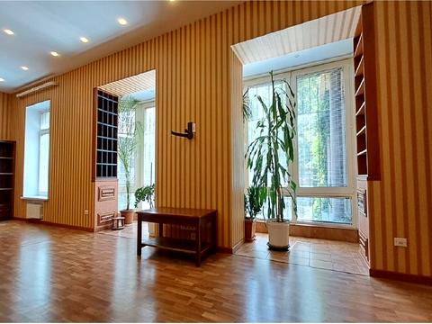 будинок за адресою Соборна пл. (Жовтнева)