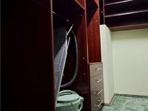 будинок за адресою Соборна пл. (Жовтнева)