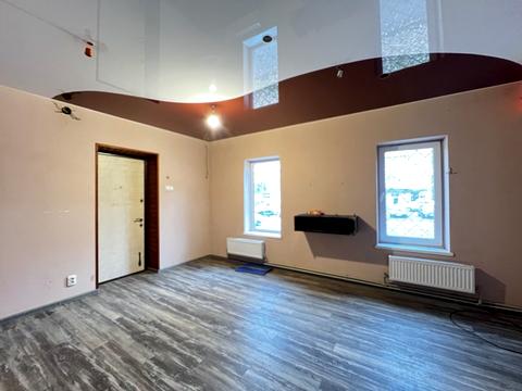 комерційна за адресою Івана Мазепи вул. (Щорса), 5