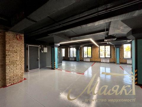 комерційна за адресою Костянтинівська вул., 66