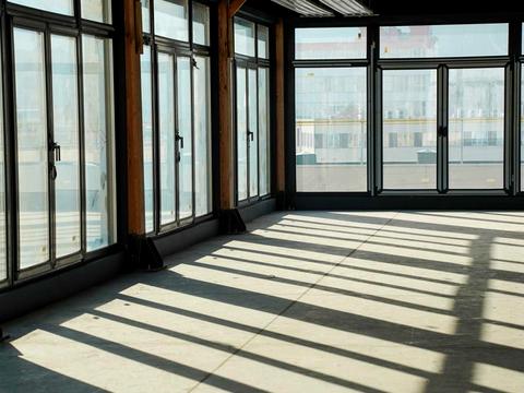 комерційна за адресою Костянтинівська вул., 66