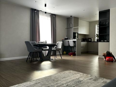 будинок за адресою Броварська