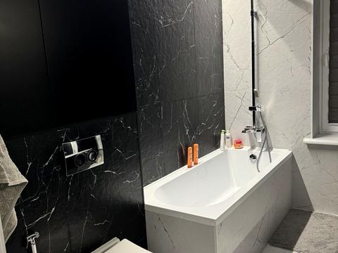 будинок за адресою Броварська