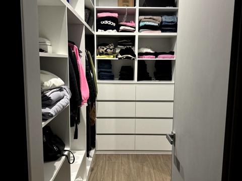 будинок за адресою Броварська