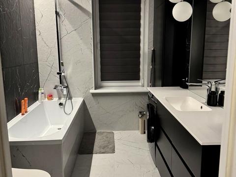 будинок за адресою Броварська