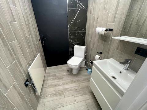 комерційна за адресою Кошова вул., 107