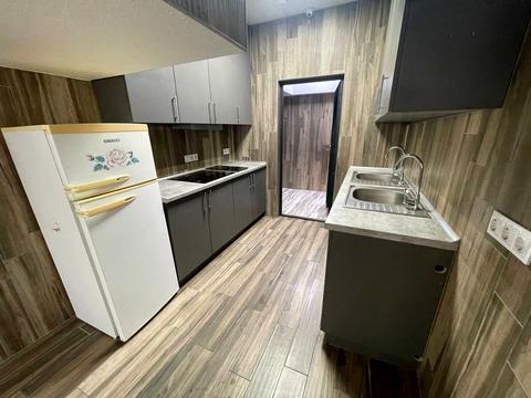 комерційна за адресою Кошова вул., 107