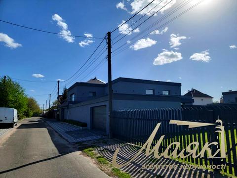 будинок за адресою Квітнева вул.