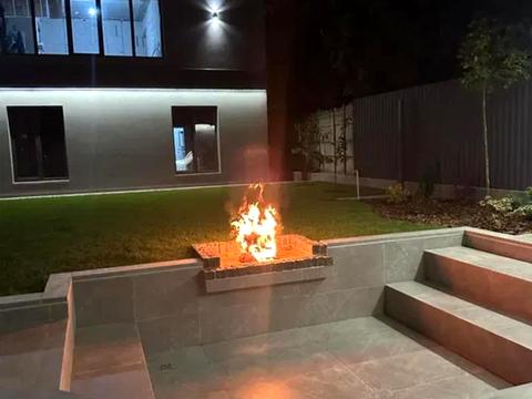 будинок за адресою Квітнева вул.