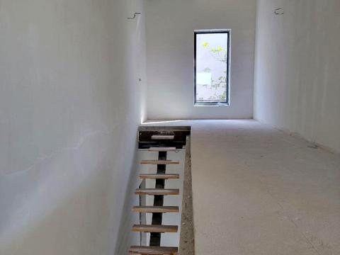 будинок за адресою Квітнева вул.