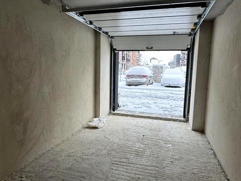 паркоместо по адресу Юліана Пелеша ул., 3