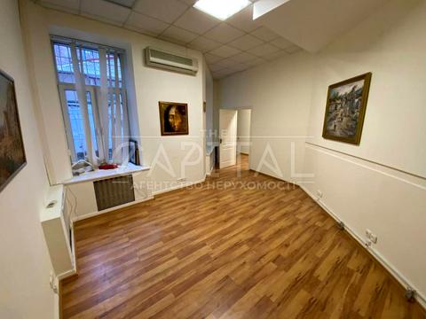 коммерческая по адресу Киев, Михайла Коцюбинського ул., 5