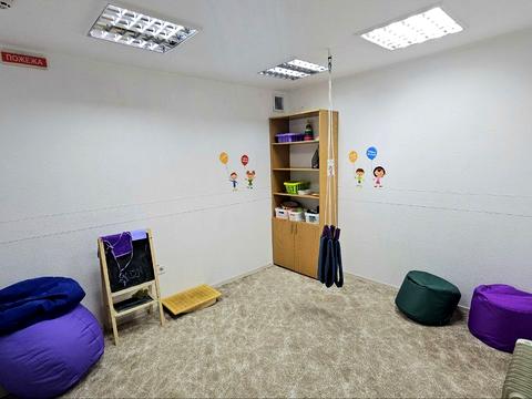 комерційна за адресою Євгена Коновальця вул. (Щорса), 27