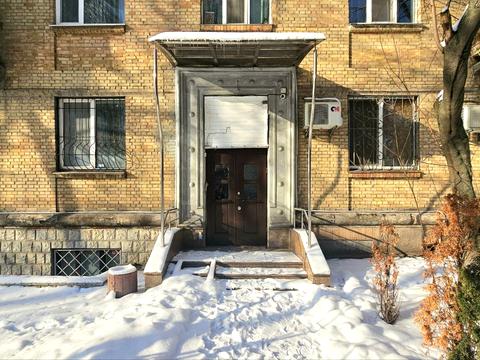 комерційна за адресою Євгена Коновальця вул. (Щорса), 27