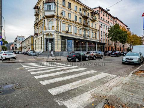 комерційна за адресою Київ, Набережно-Хрещатицька вул., 17/18