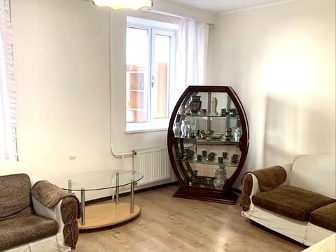 квартира за адресою Зоопаркова вул., 10