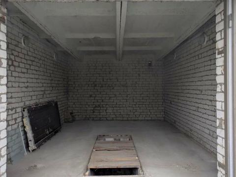 паркомісце за адресою Ткаченко, 9