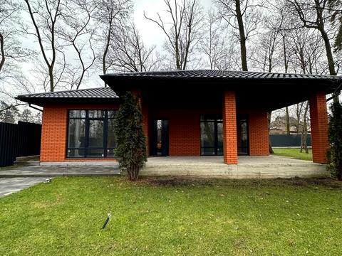 дом по адресу Захисників України ул. (Вокзальна)