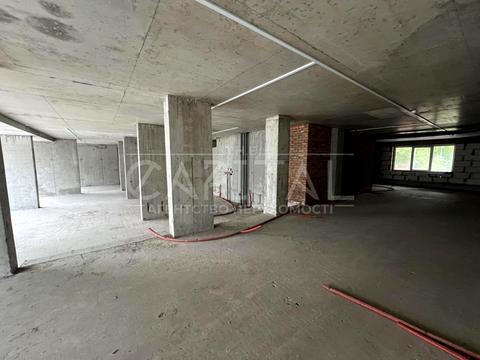 комерційна за адресою Лесі Українки бульв., 7-Б