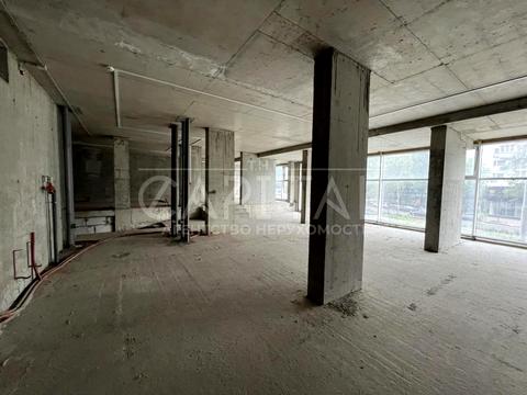 комерційна за адресою Лесі Українки бульв., 7-Б