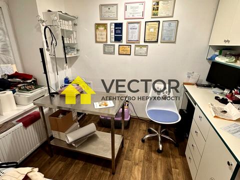 комерційна за адресою Героїв-Чорнобильців вул. (Чапаєва), 1