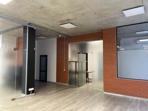 комерційна за адресою Угорська вул., 14д