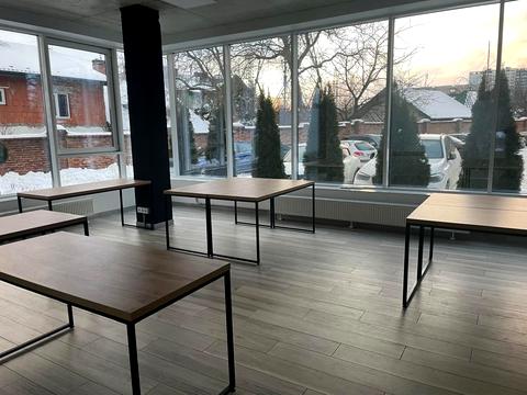 комерційна за адресою Угорська вул., 14д