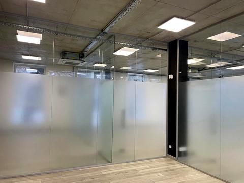 комерційна за адресою Угорська вул., 14д