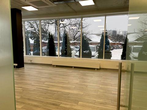 комерційна за адресою Угорська вул., 14д