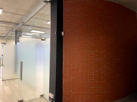 комерційна за адресою Угорська вул., 14д