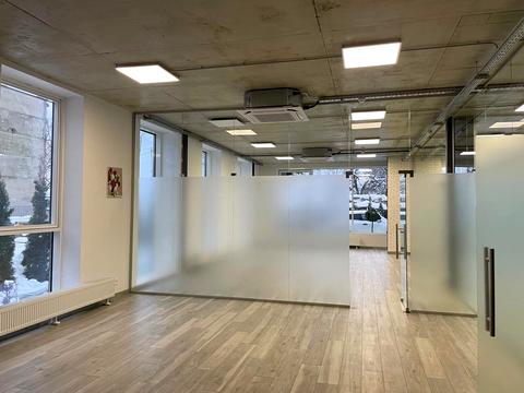 комерційна за адресою Угорська вул., 14д