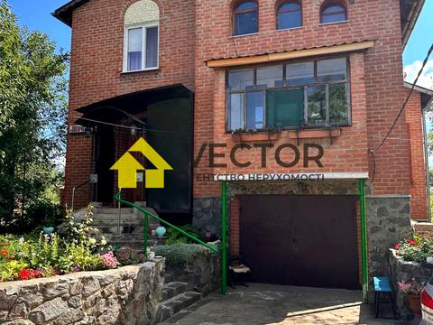 дом по адресу Центральна