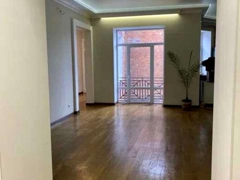 квартира за адресою Куликівський узвіз (Революції), 7/9