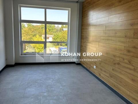 комерційна за адресою Молодіжна вул., 15/1