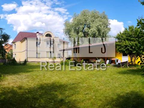 будинок за адресою Шкільна вул.