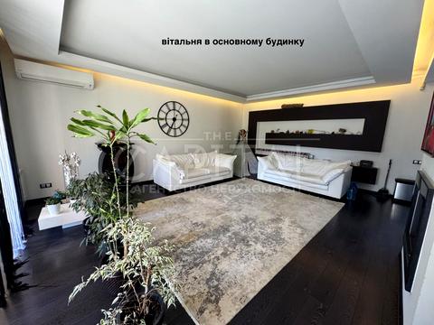 дом по адресу  ул.