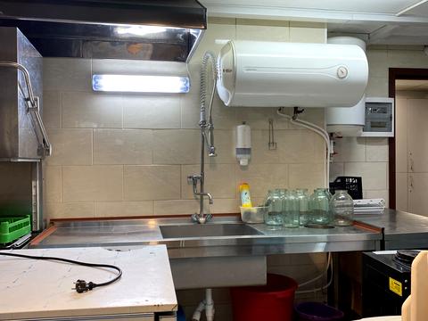 комерційна за адресою Решата Аметова вул., 15