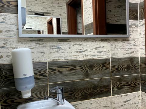 комерційна за адресою Решата Аметова вул., 15