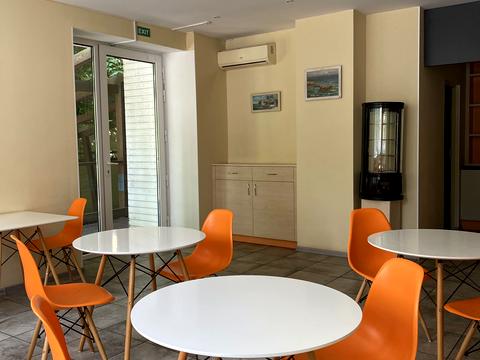 комерційна за адресою Решата Аметова вул., 15