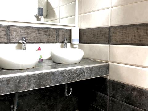 комерційна за адресою Решата Аметова вул., 15