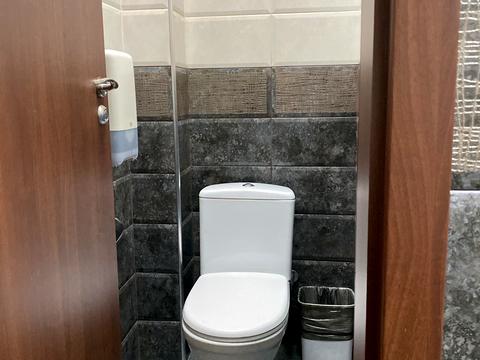 комерційна за адресою Решата Аметова вул., 15