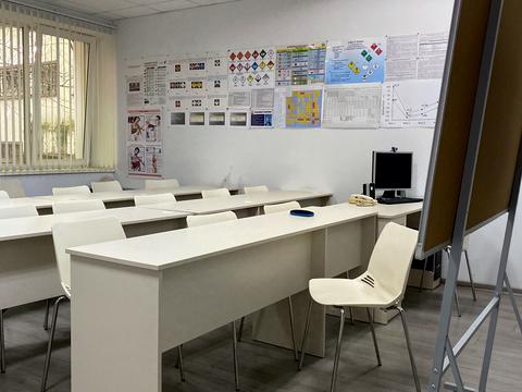 комерційна за адресою Решата Аметова вул., 15