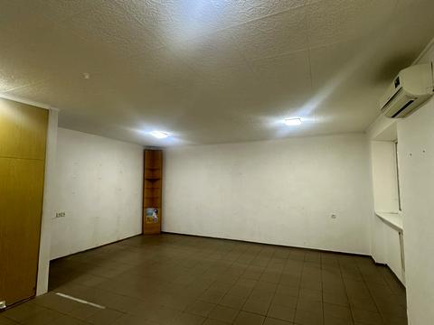 комерційна за адресою Євгена Танцюри вул., 16а