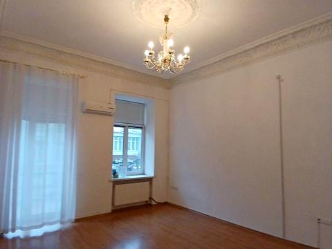 комерційна за адресою Євгена Чикаленка вул. (Пушкінська), 43