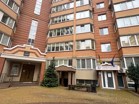 комерційна за адресою Університетська вул., (Будинок 1)