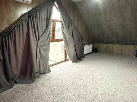 комерційна за адресою Юхима Геллера вул. (Жовтневої Революції), 83