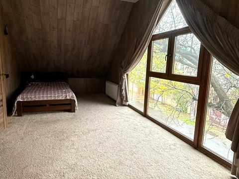 комерційна за адресою Юхима Геллера вул. (Жовтневої Революції), 83