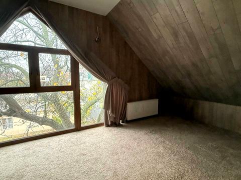 комерційна за адресою Юхима Геллера вул. (Жовтневої Революції), 83