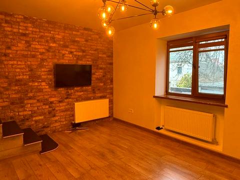 комерційна за адресою Юхима Геллера вул. (Жовтневої Революції), 83