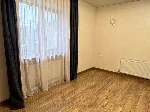 комерційна за адресою Юхима Геллера вул. (Жовтневої Революції), 83